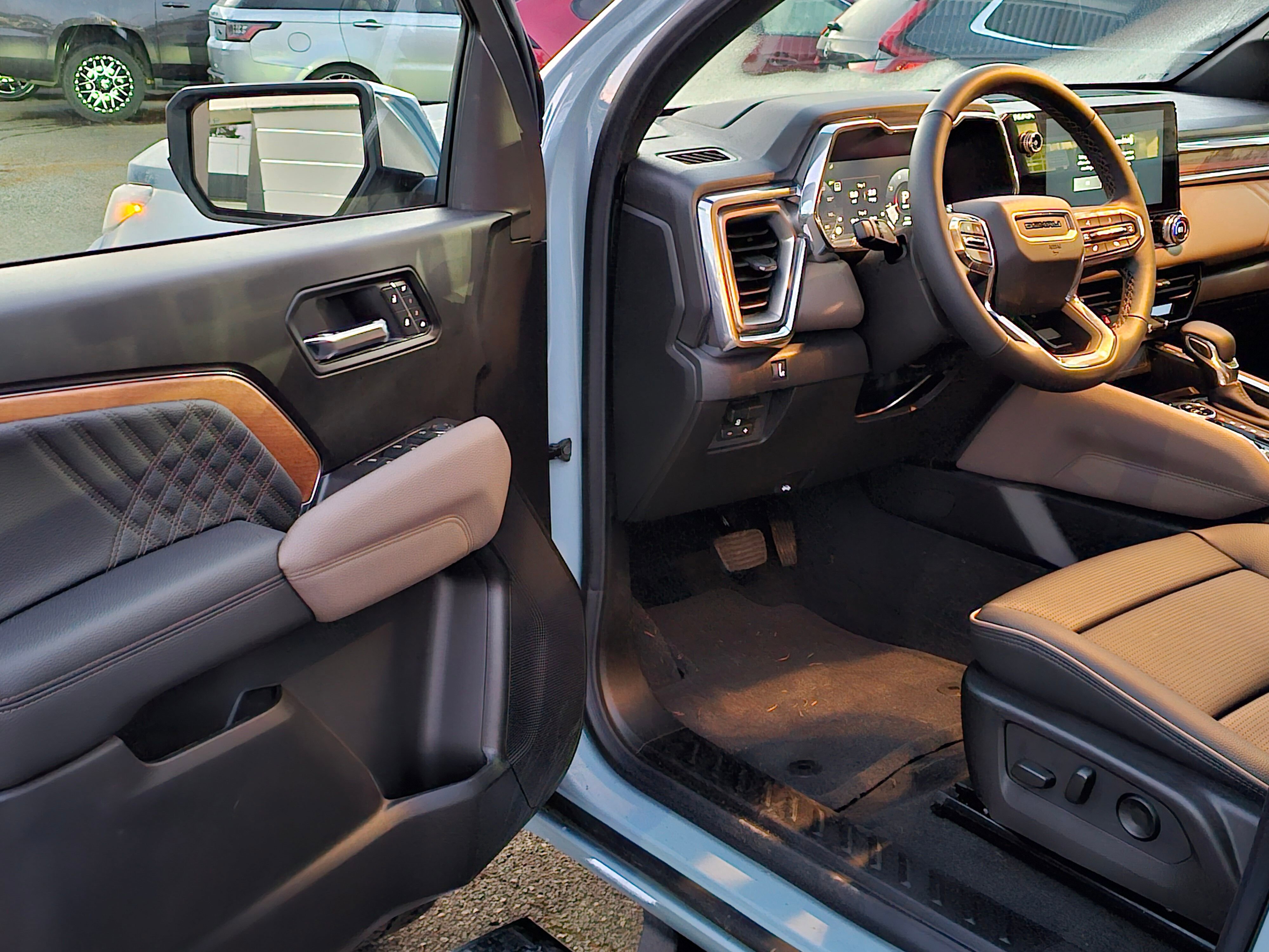 New 2026 GMC Canyon Denali image 18