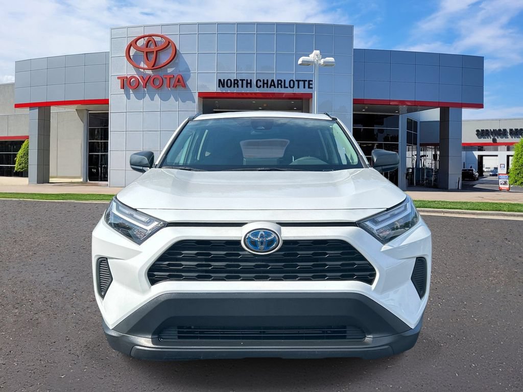 Used 2024 Toyota RAV4 LE AWD/4WD image 3