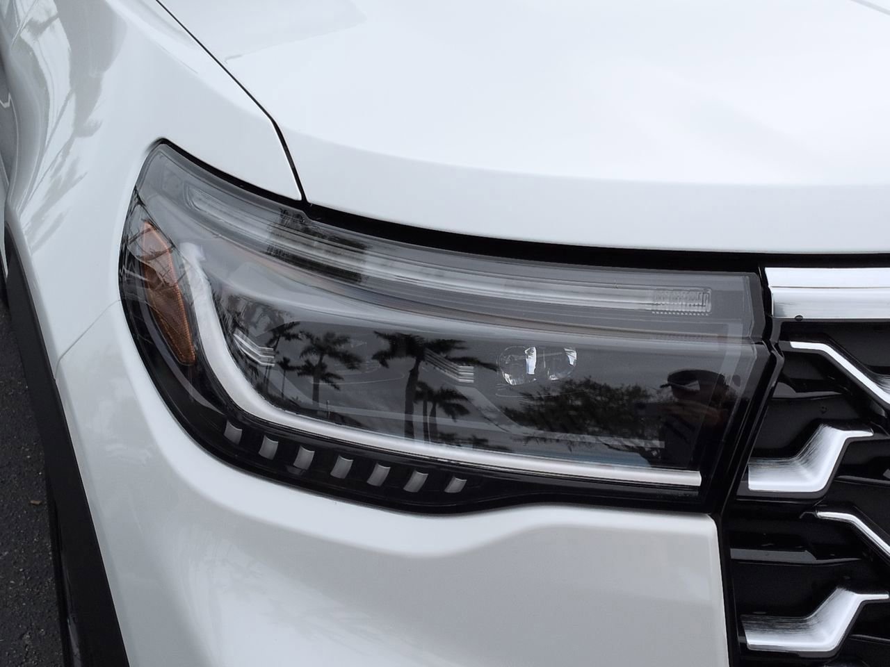 Used 2026 Ford Explorer Platinum w/ LUX Leather Package image 9