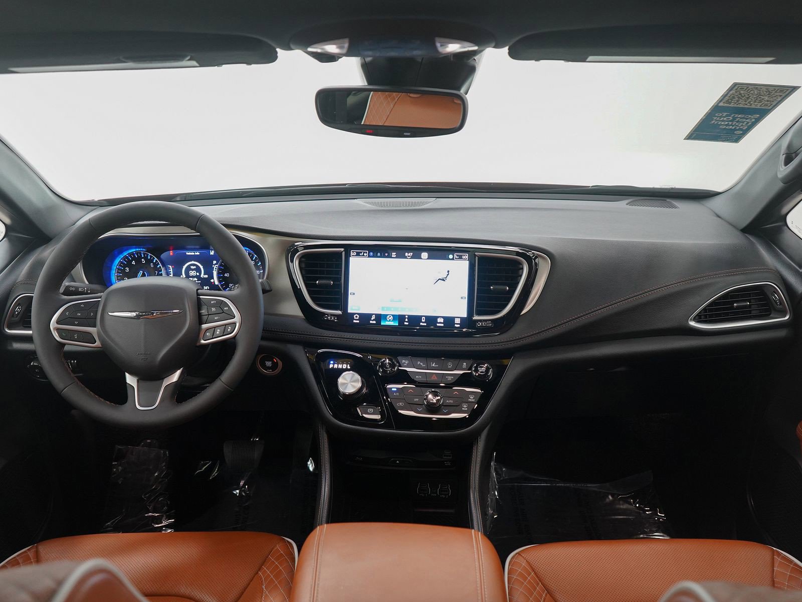 Used 2025 Chrysler Pacifica Pinnacle w/ Trailer Tow Group image 14