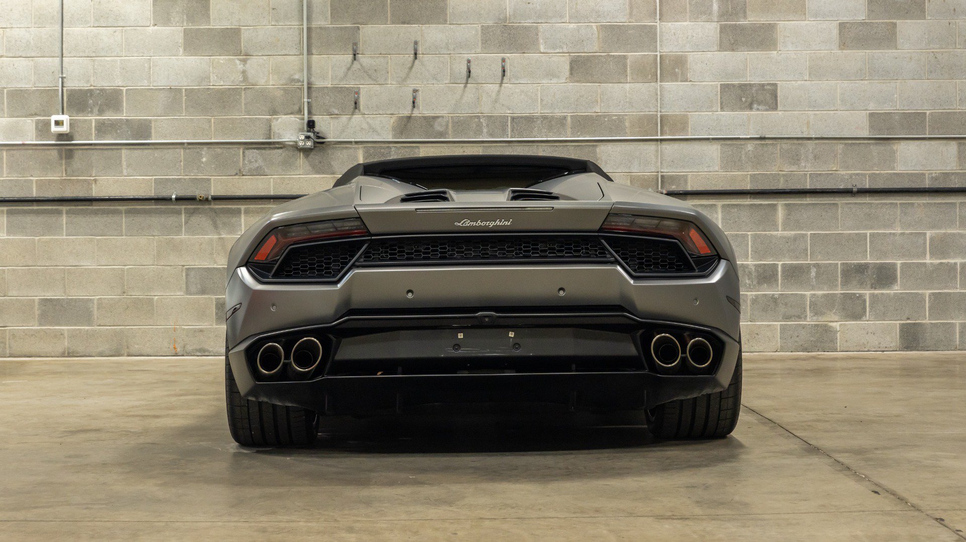 Used 2017 Lamborghini Huracan LP 580-2 RWD image 12