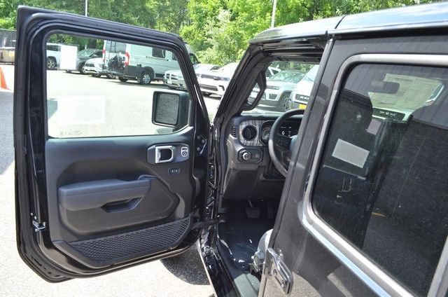 New 2026 Jeep Gladiator Sport AWD/4WD image 12