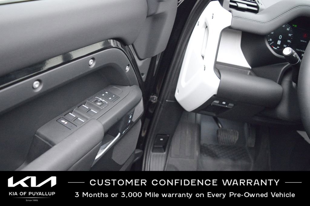 Used 2025 Land Rover Defender 110 S image 27