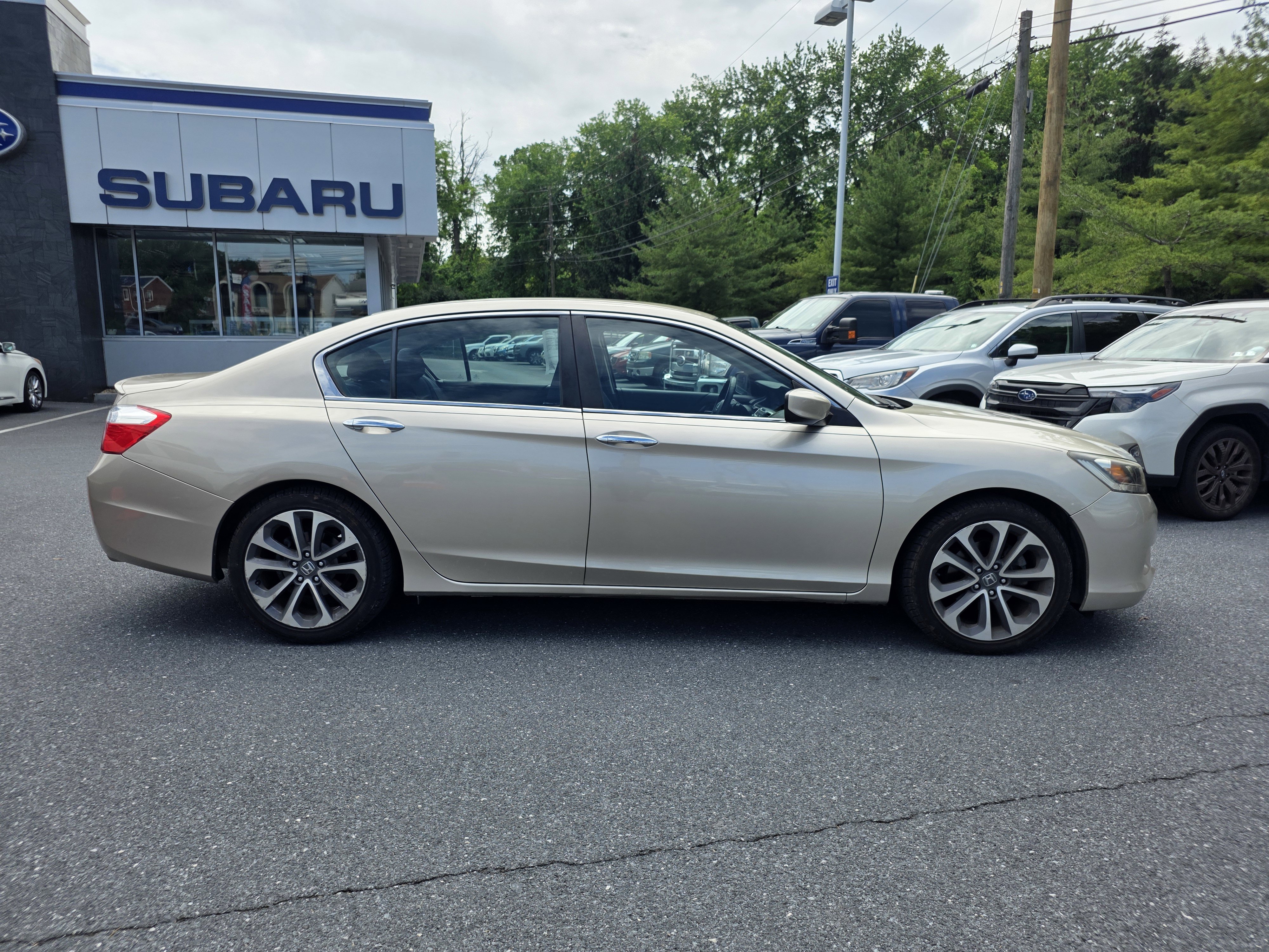 Used 2015 Honda Accord Sport image 9