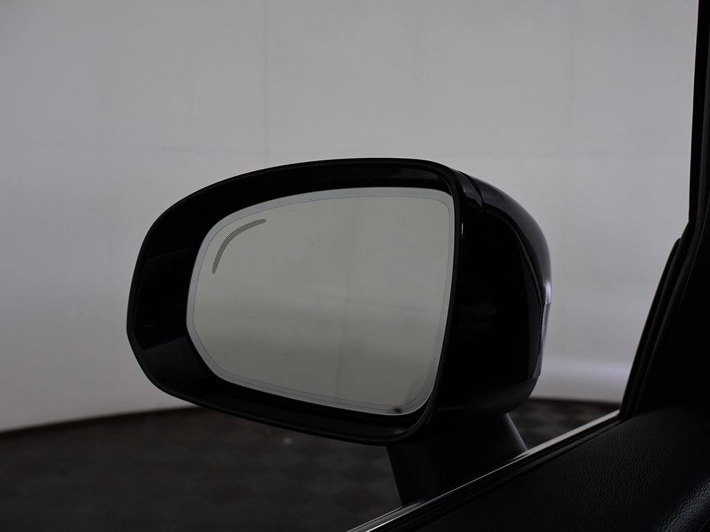 Used 2022 Volvo XC60 B5 Momentum AWD/4WD image 38