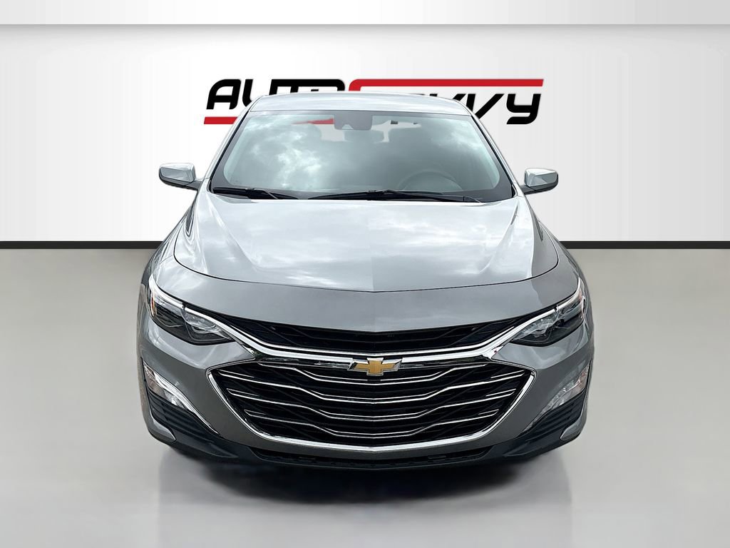 Used 2025 Chevrolet Malibu RS FWD image 2