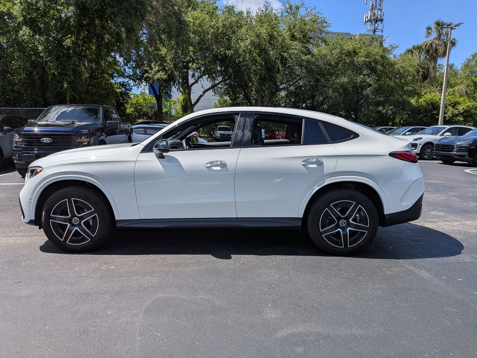 Used 2025 Mercedes-Benz GLC 300 4MATIC video 2