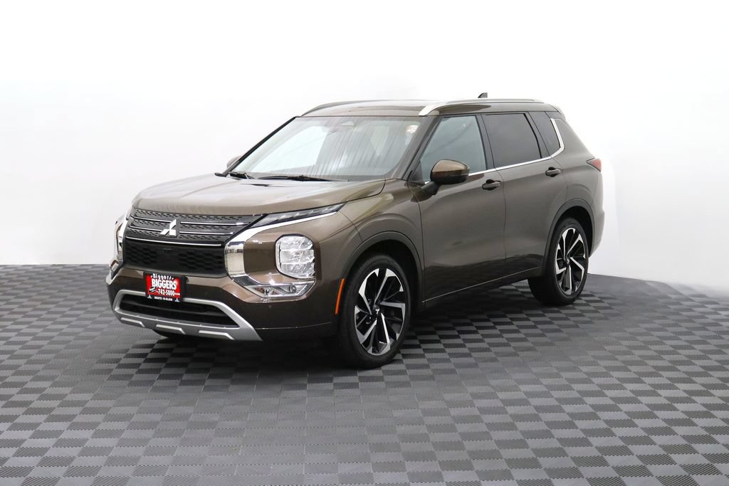 Used 2024 Mitsubishi Outlander SEL FWD image 3