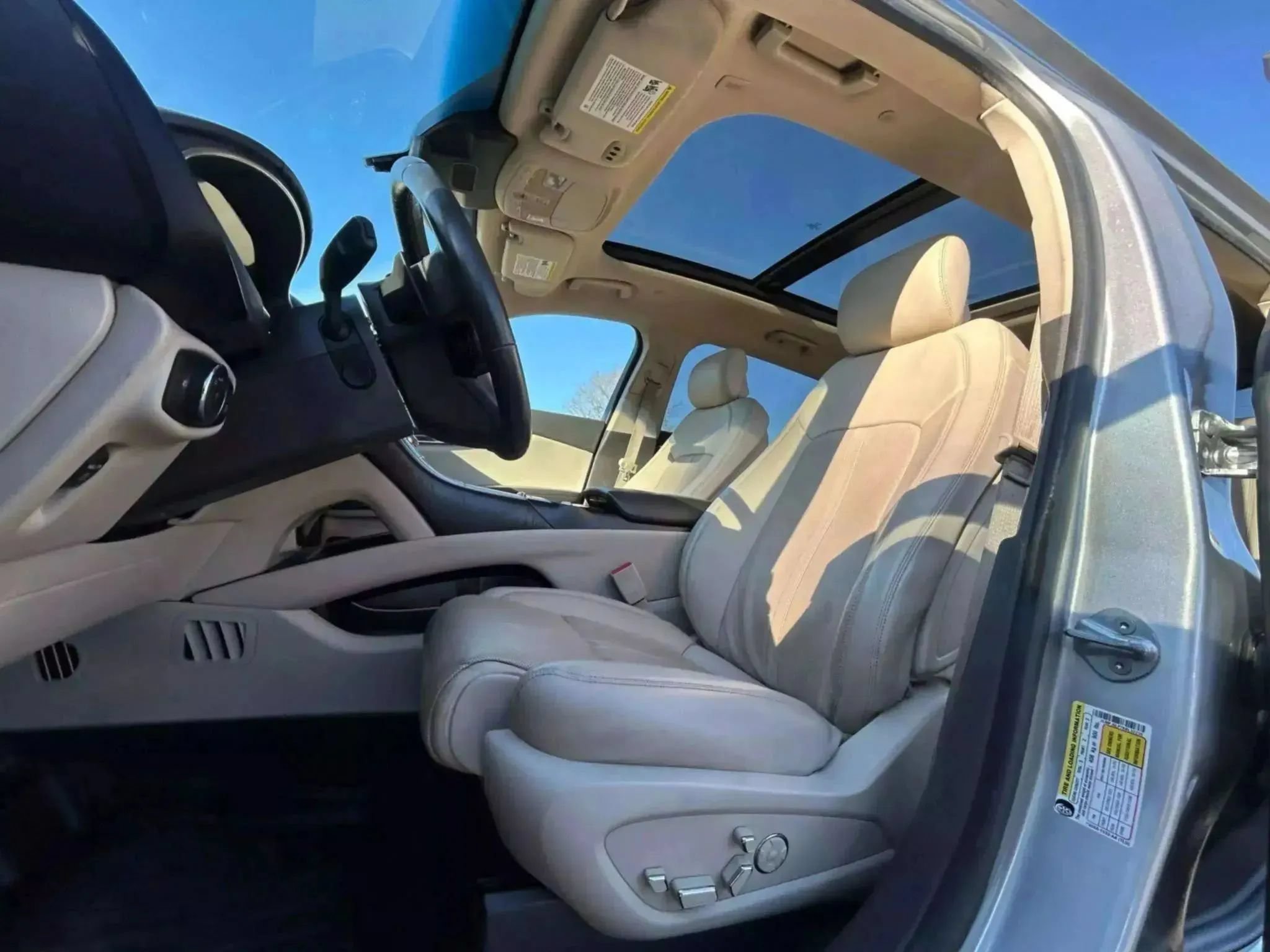 Used 2019 Lincoln Nautilus Reserve FWD image 25