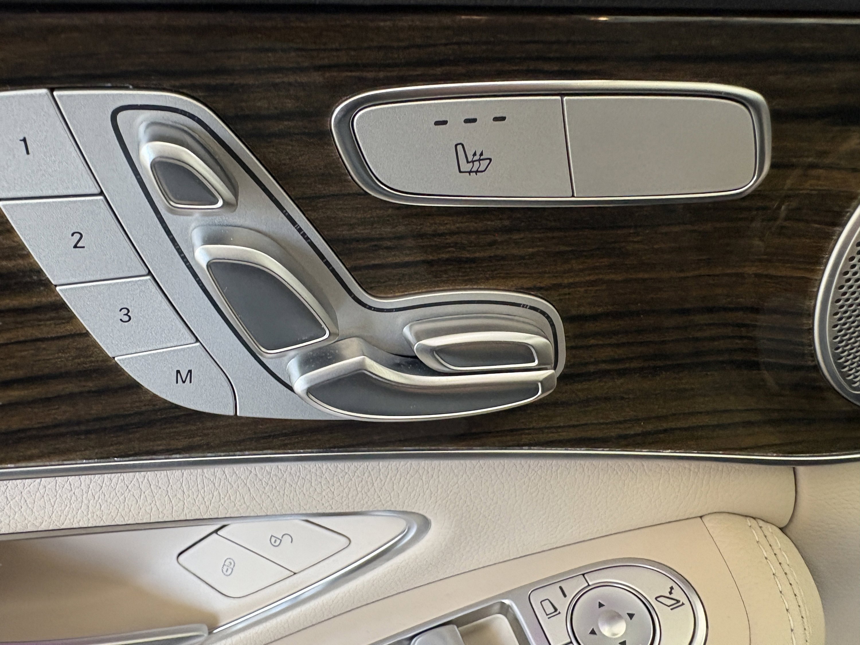 Used 2020 Mercedes-Benz C 300 4MATIC Sedan image 31