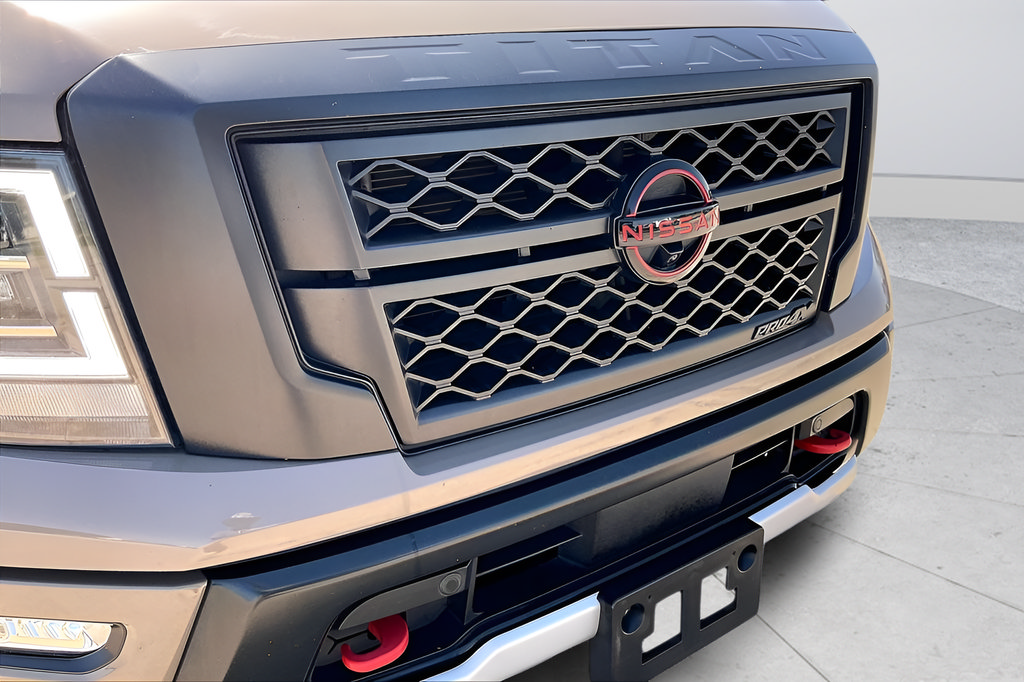 Used 2024 Nissan Titan PRO-4X w/ Pro-4x Convenience Package AWD/4WD image 34