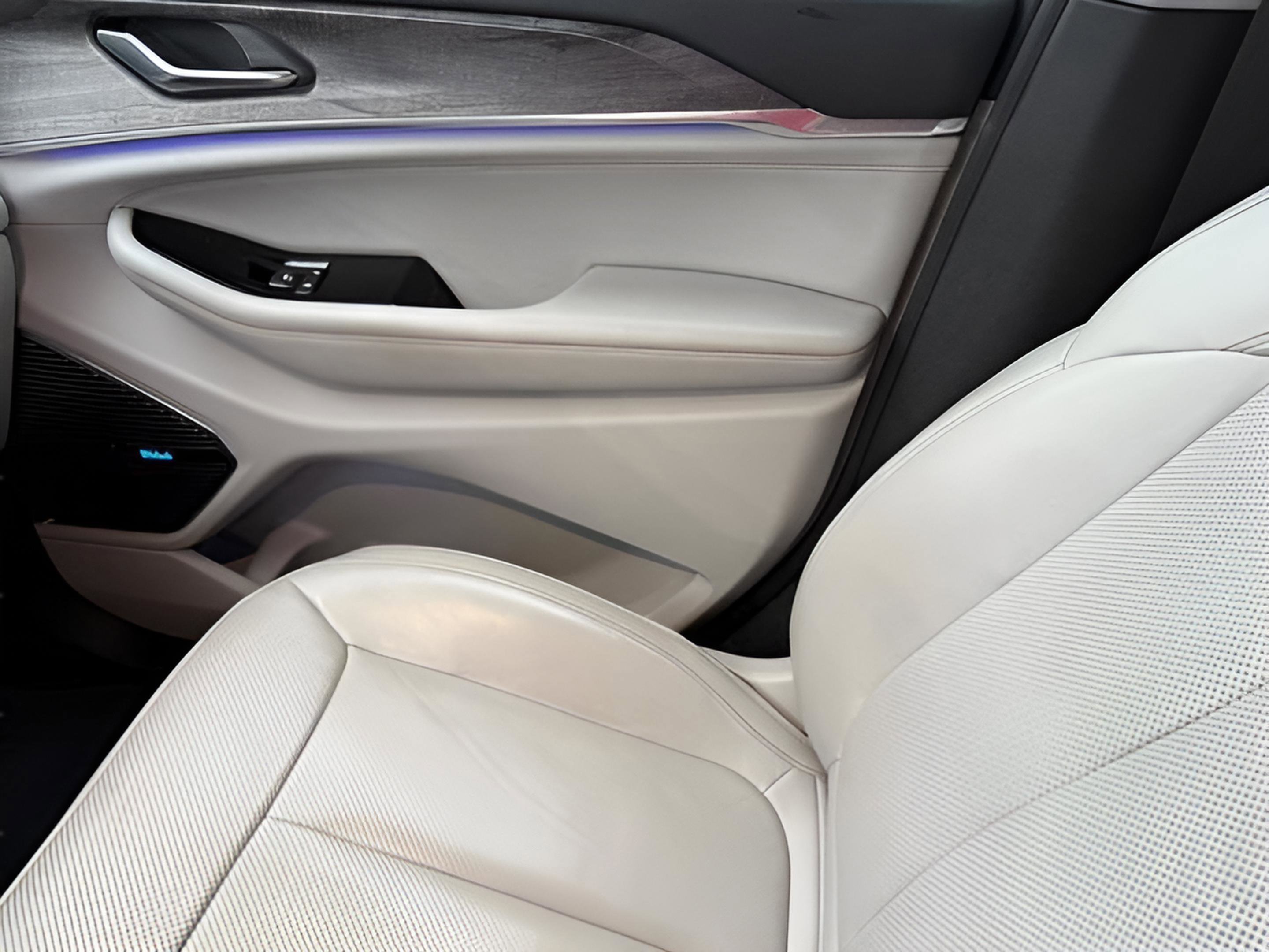 Used 2022 Jeep Grand Cherokee L Overland image 35