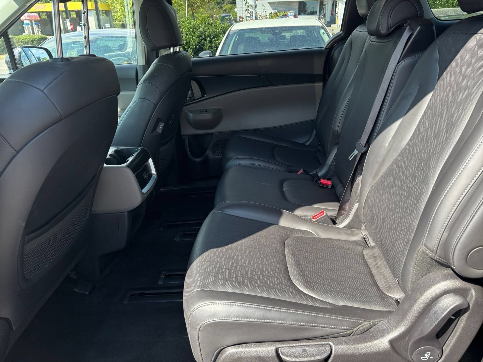 Used 2026 Kia Carnival FWD image 27
