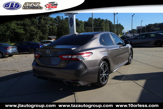Used 2020 Toyota Camry SE FWD image 7
