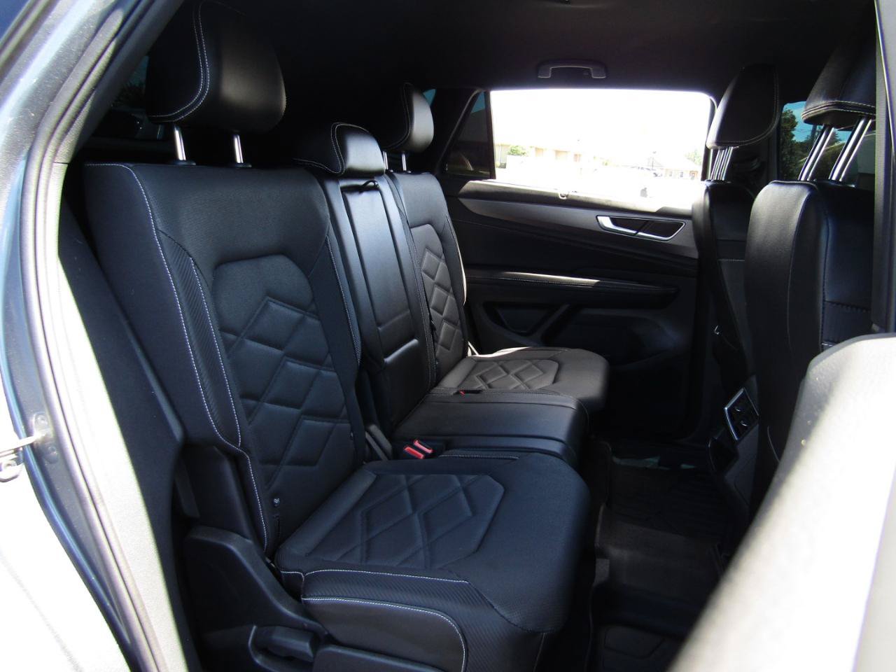 Used 2024 Volkswagen Atlas Cross Sport SE AWD/4WD image 22