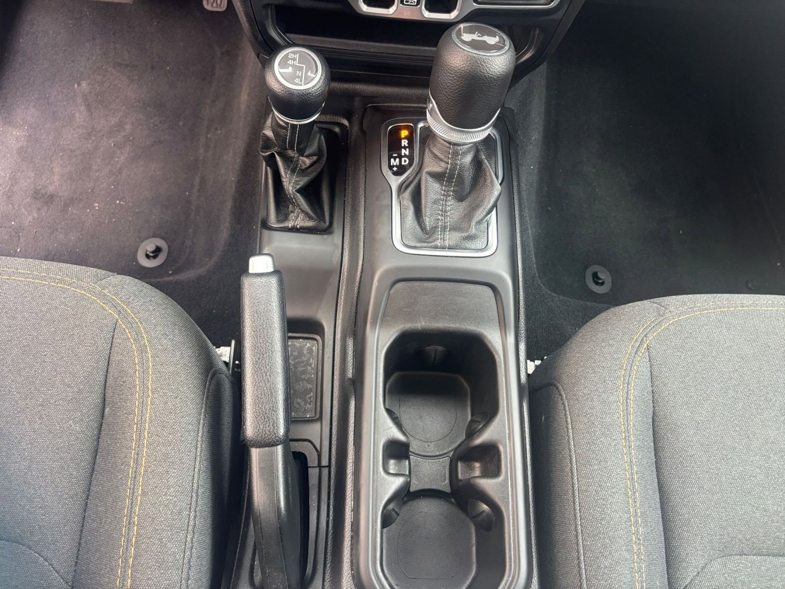 Used 2025 Jeep Wrangler Sahara image 41