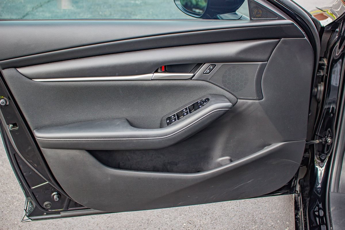 Used 2021 MAZDA MAZDA3 s FWD image 12
