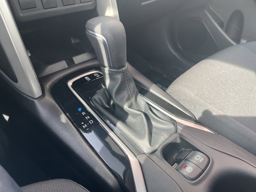 Used 2025 Toyota Corolla Cross LE w/ Moonroof Package image 29