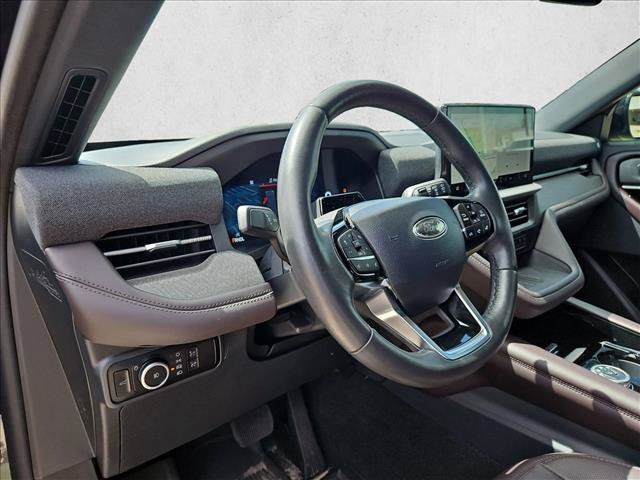 Used 2025 Ford Explorer Platinum RWD image 9