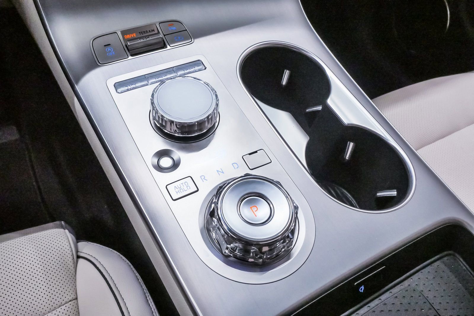 Certified 2026 Genesis GV70 2.5T Advanced image 18