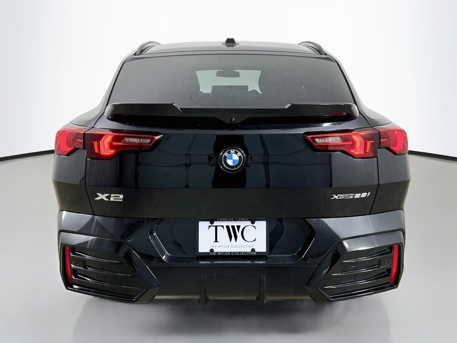 New 2027 BMW X2 xDrive28i AWD/4WD image 6