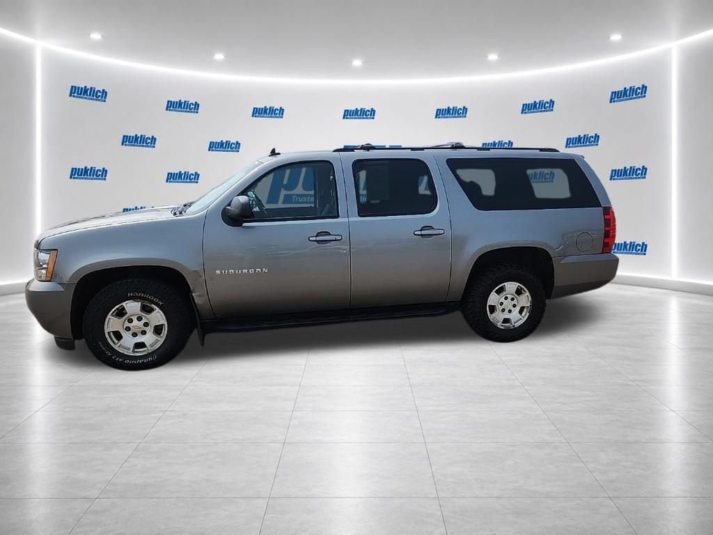 Used 2012 Chevrolet Suburban LS w/ Convenience Package 1 AWD/4WD video 2