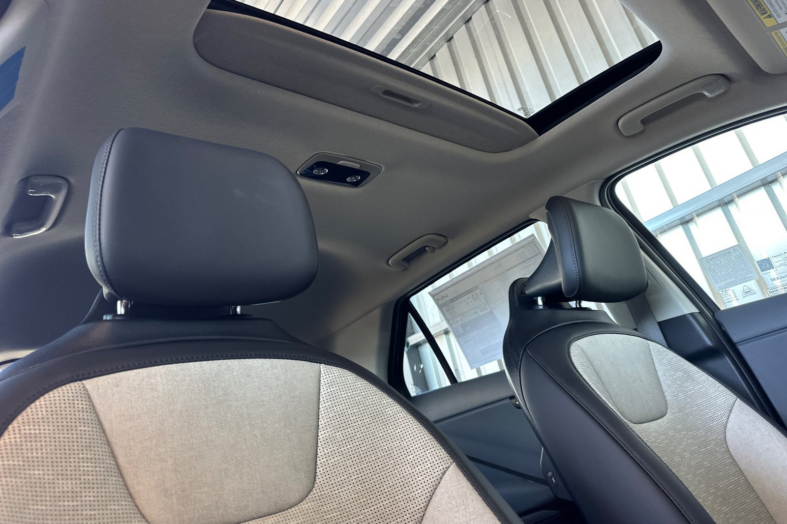New 2026 Kia Niro FWD image 17