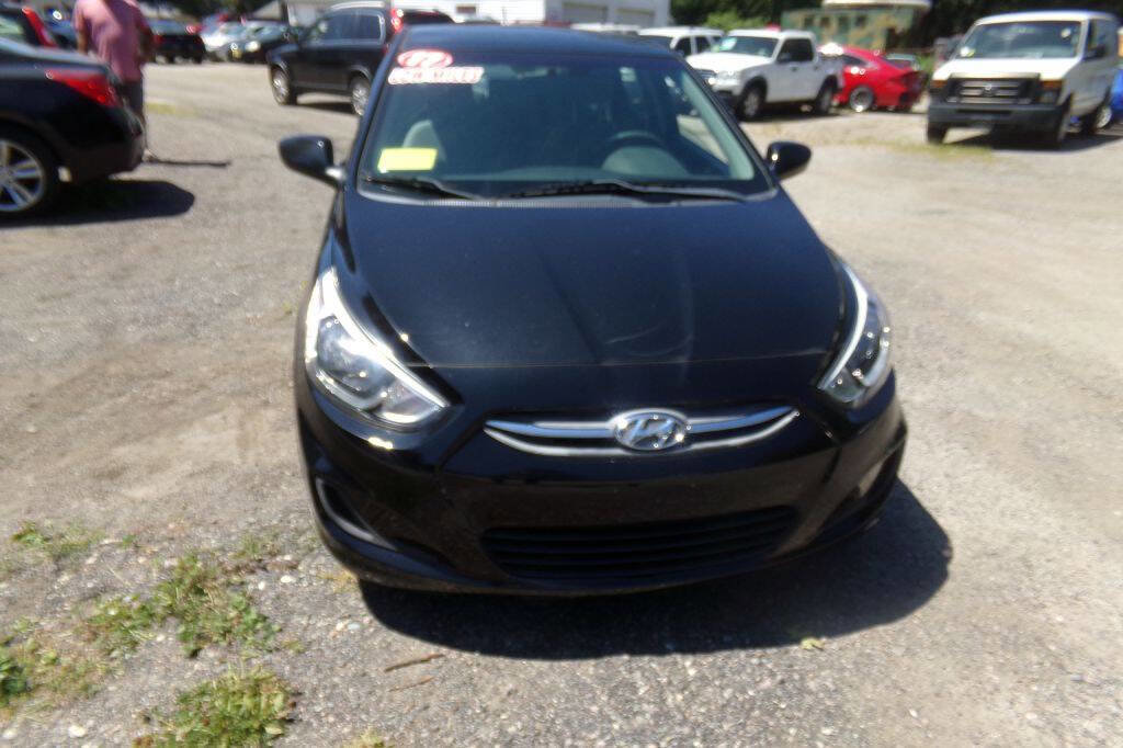 Used 2017 Hyundai Accent SE image 2