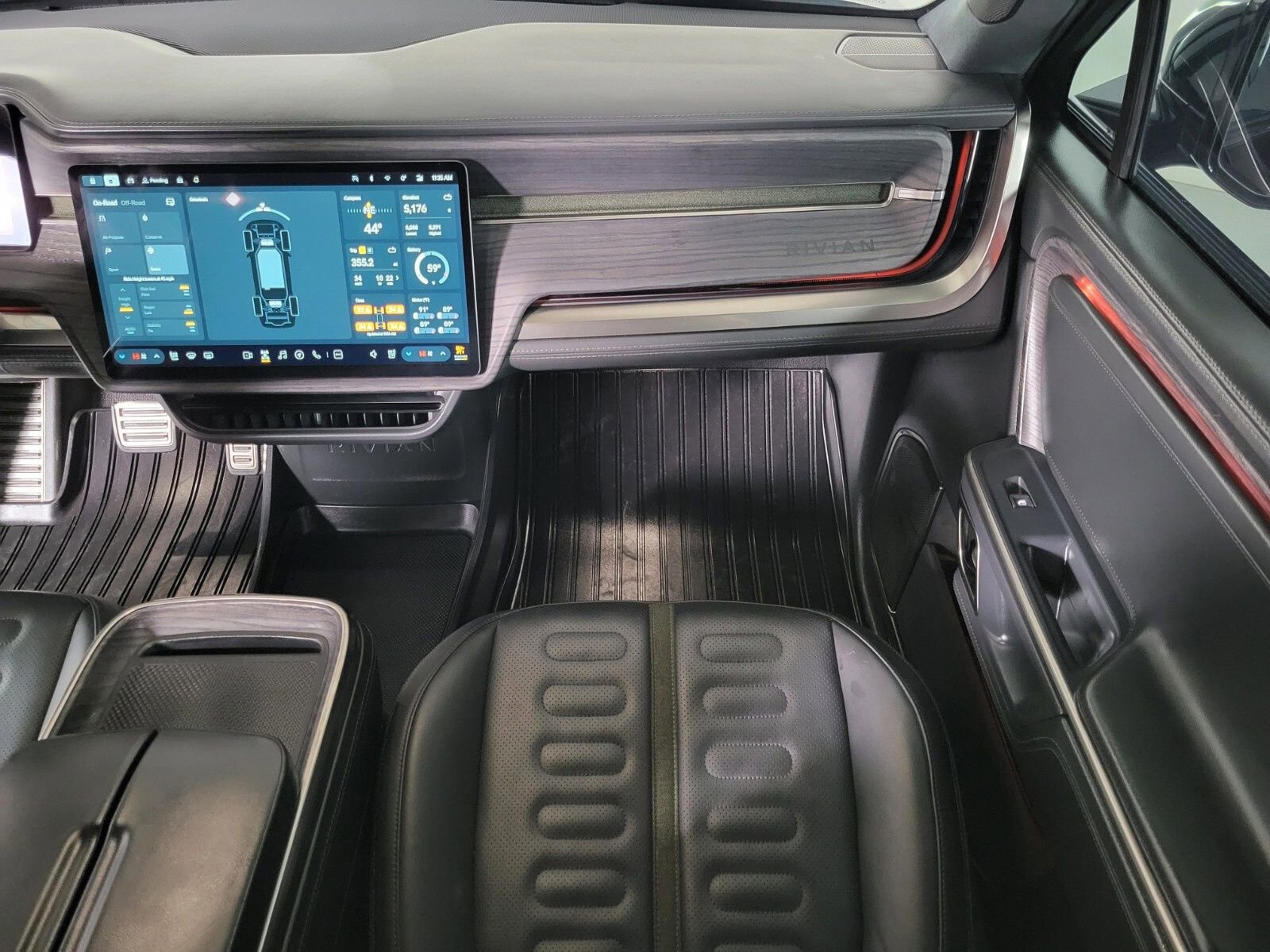 Used 2023 Rivian R1T Adventure image 26