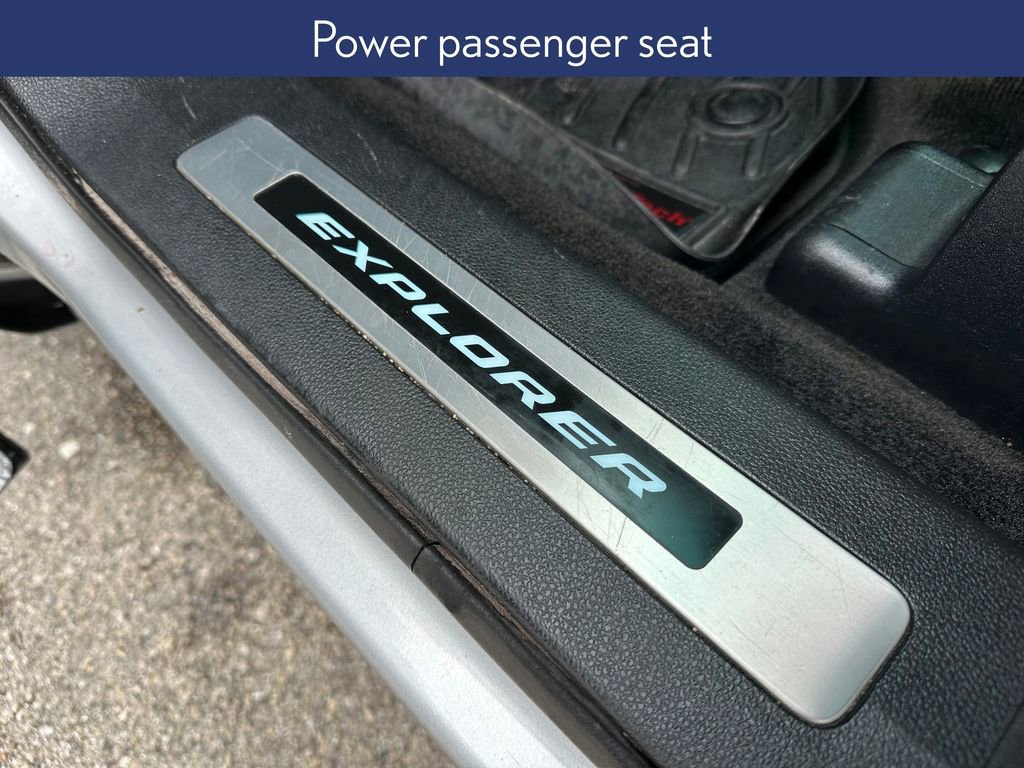 Used 2016 Ford Explorer Platinum image 24