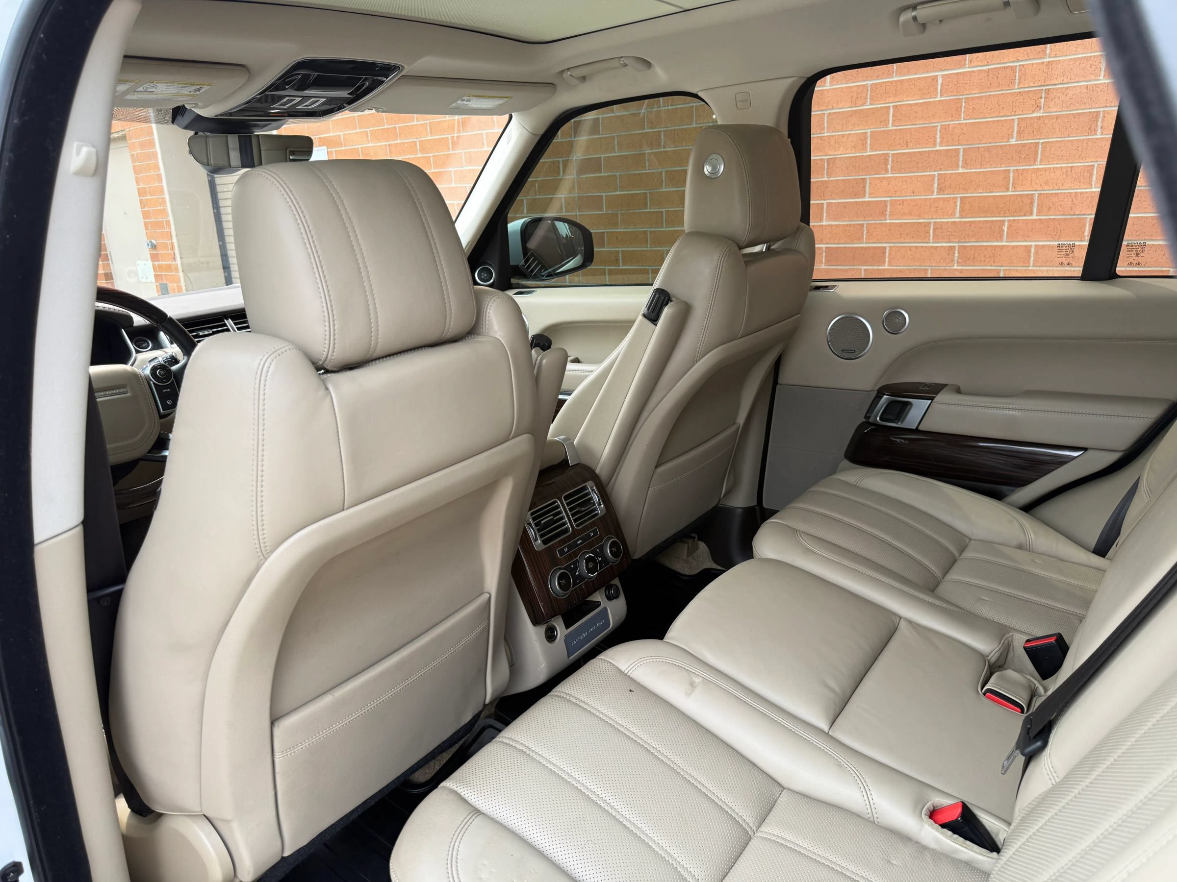 Used 2017 Land Rover Range Rover HSE AWD/4WD image 17