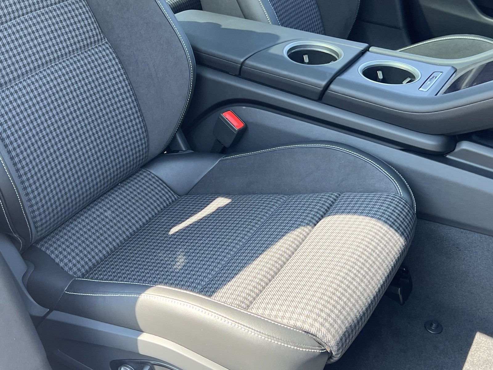 New 2025 Porsche Taycan image 34