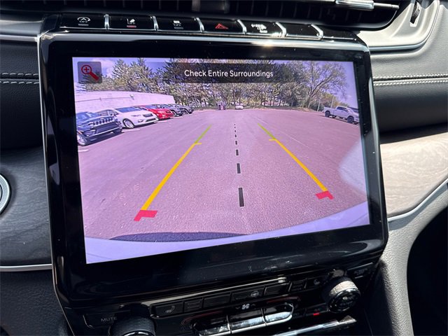 New 2025 Jeep Grand Cherokee Limited w/ Black Appearance Package image 4