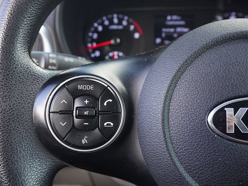 Used 2020 Kia Soul LX FWD image 39