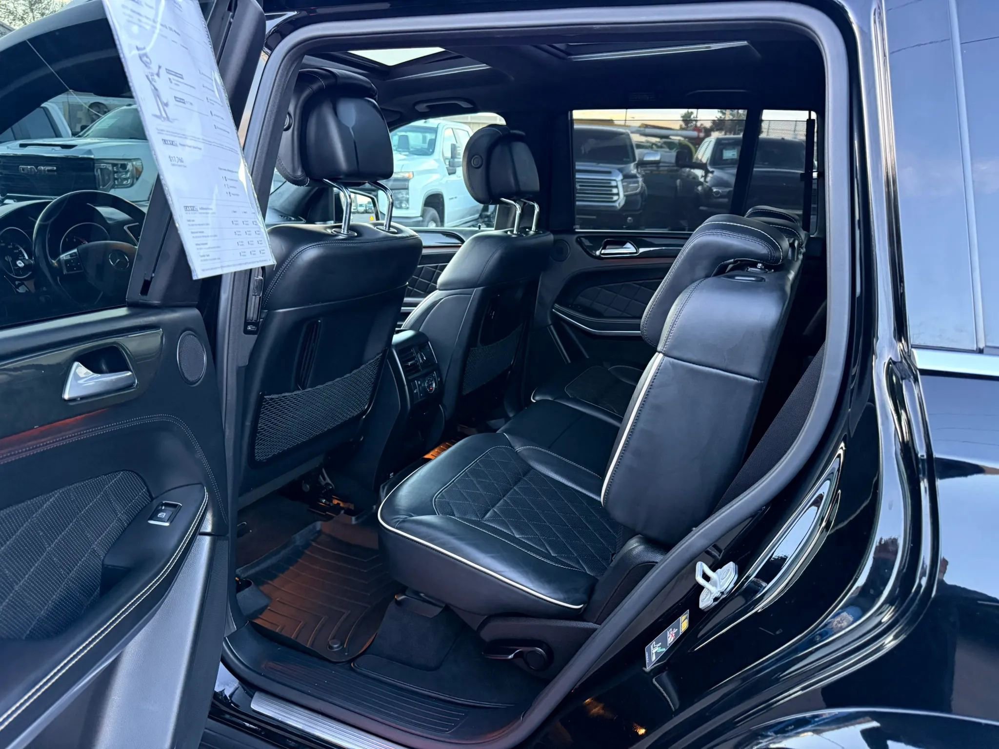 Used 2015 Mercedes-Benz GL 550 4MATIC image 44