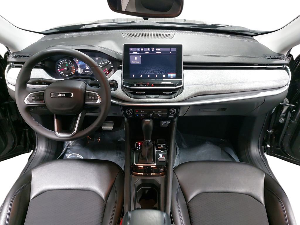 Used 2022 Jeep Compass Latitude image 9