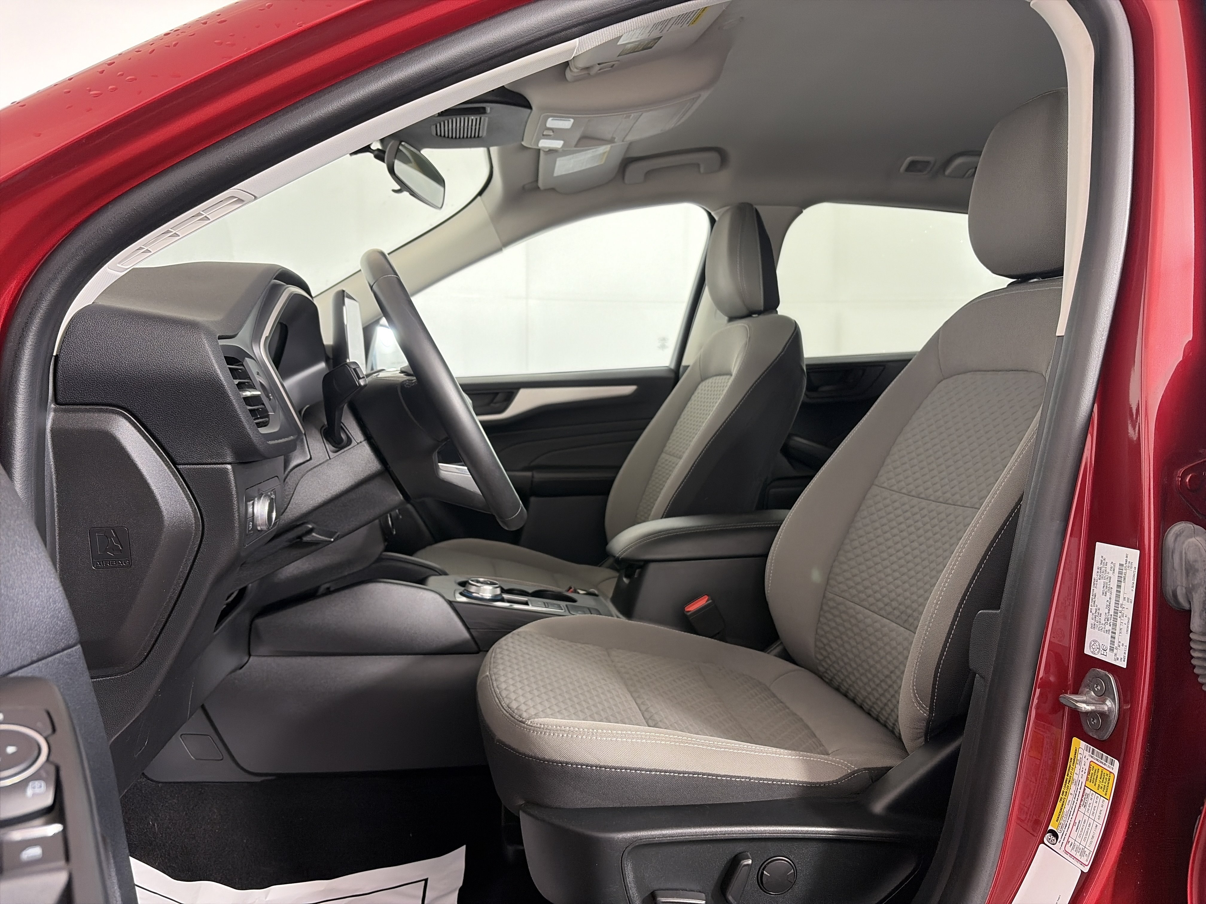 Used 2022 Ford Escape SE w/ SE Sport Appearance Package AWD/4WD image 6
