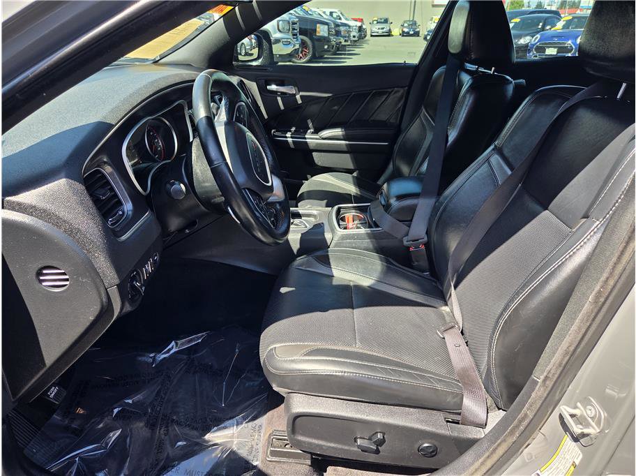 Used 2017 Dodge Charger SXT w/ Plus Group RWD image 14