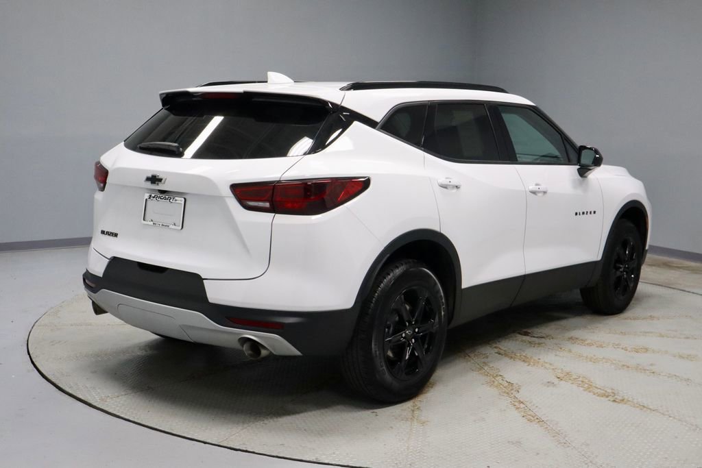 Used 2024 Chevrolet Blazer LT w/ Convenience Package FWD image 12