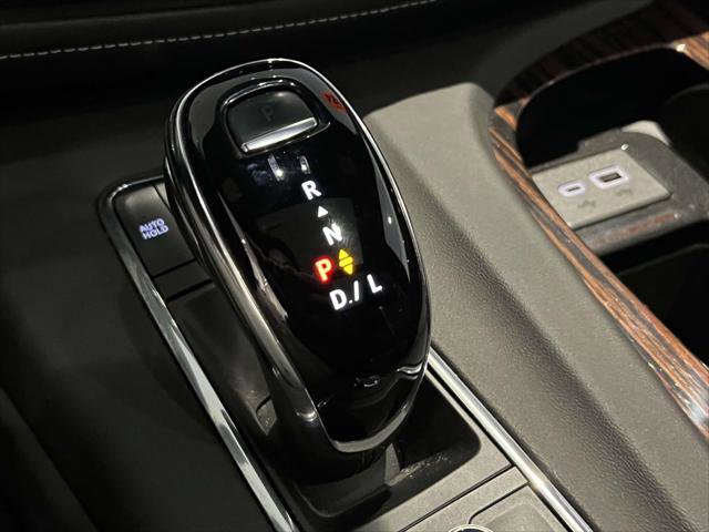 Certified 2024 Cadillac Escalade Premium Luxury image 32