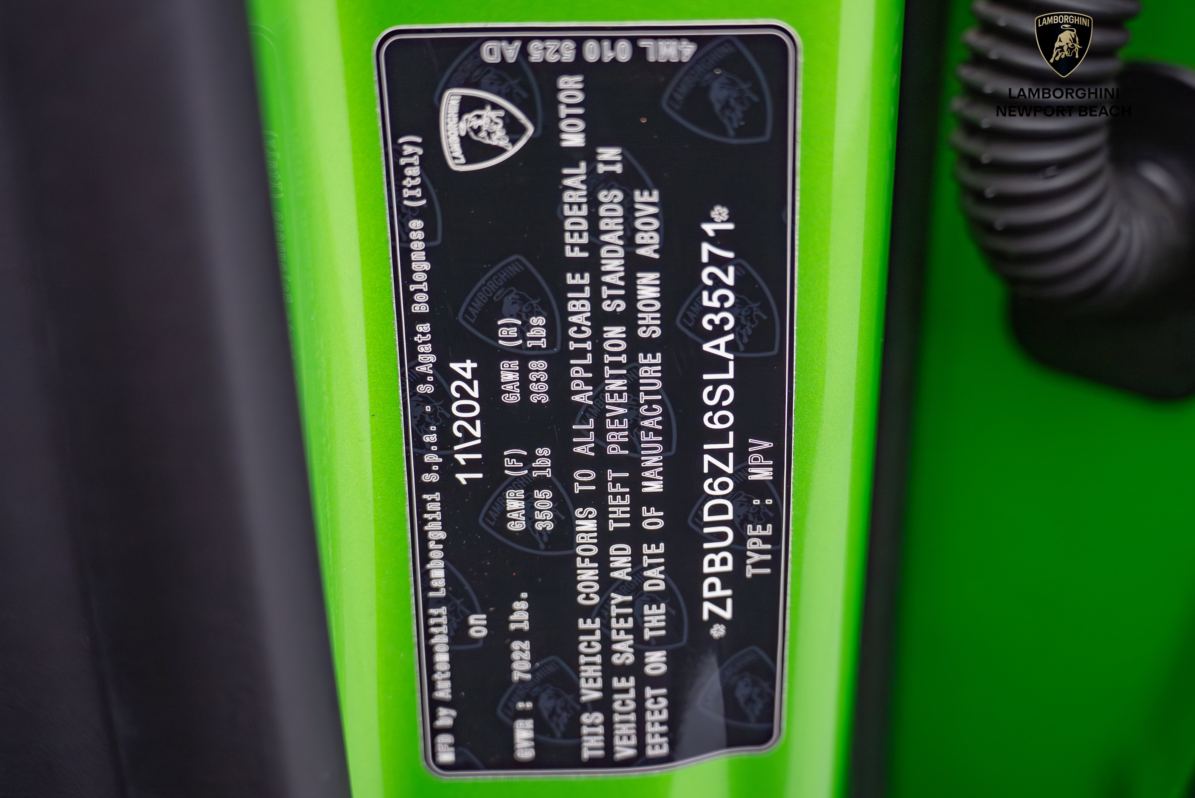 Used 2025 Lamborghini Urus SE image 39