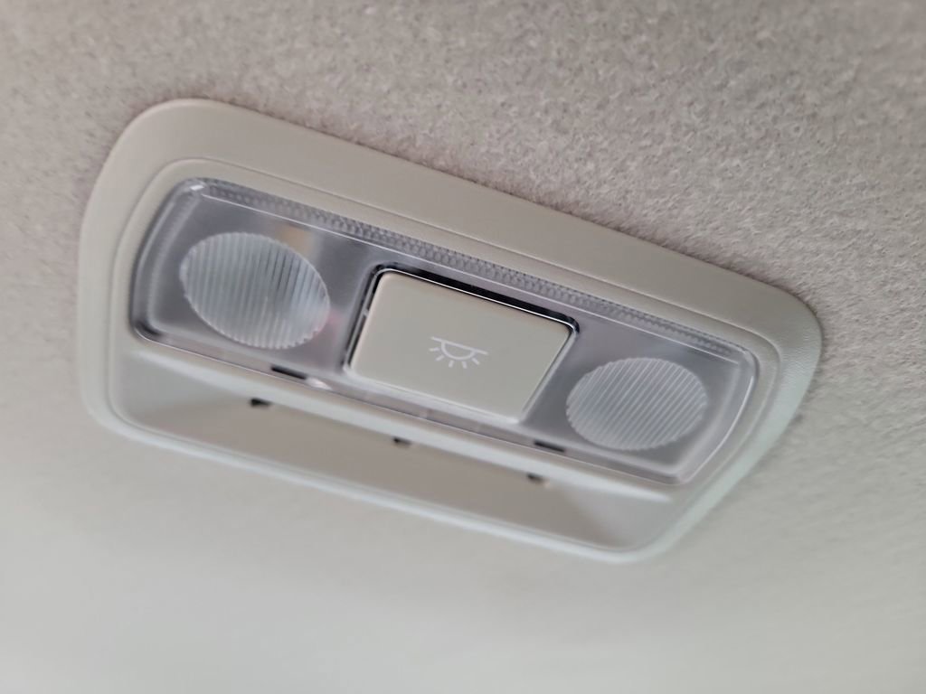 New 2026 Nissan Kicks SR FWD image 21