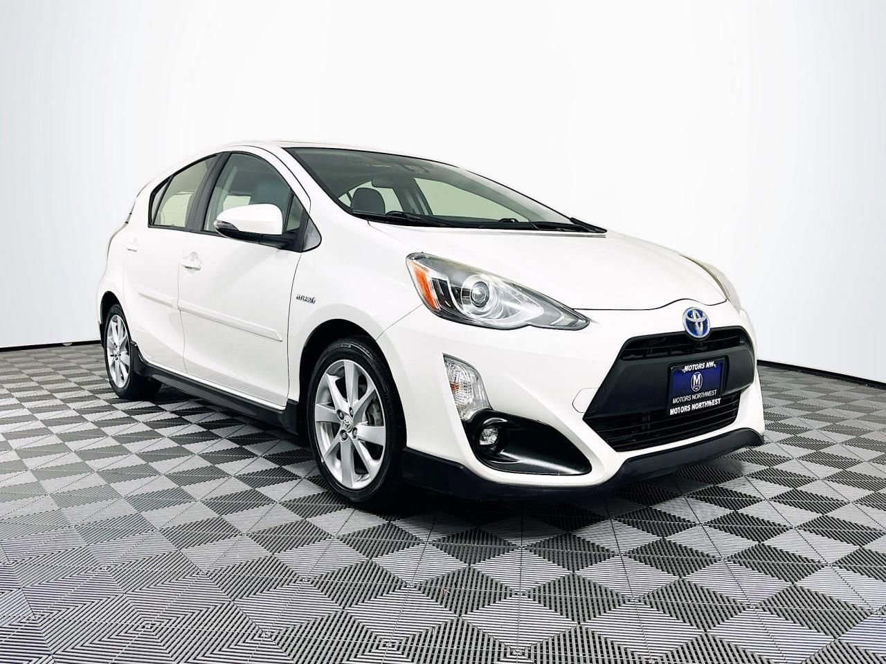 Used 2017 Toyota Prius C Four image 8