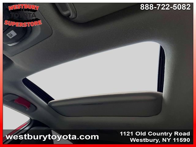 Used 2022 Toyota Corolla Cross LE w/ Moonroof Package image 34