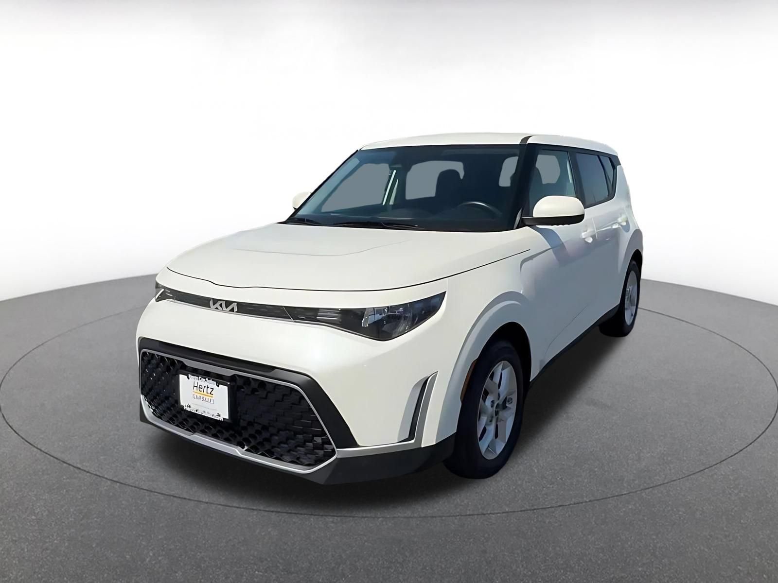 Used 2025 Kia Soul LX w/ LX Technology Package FWD image 7