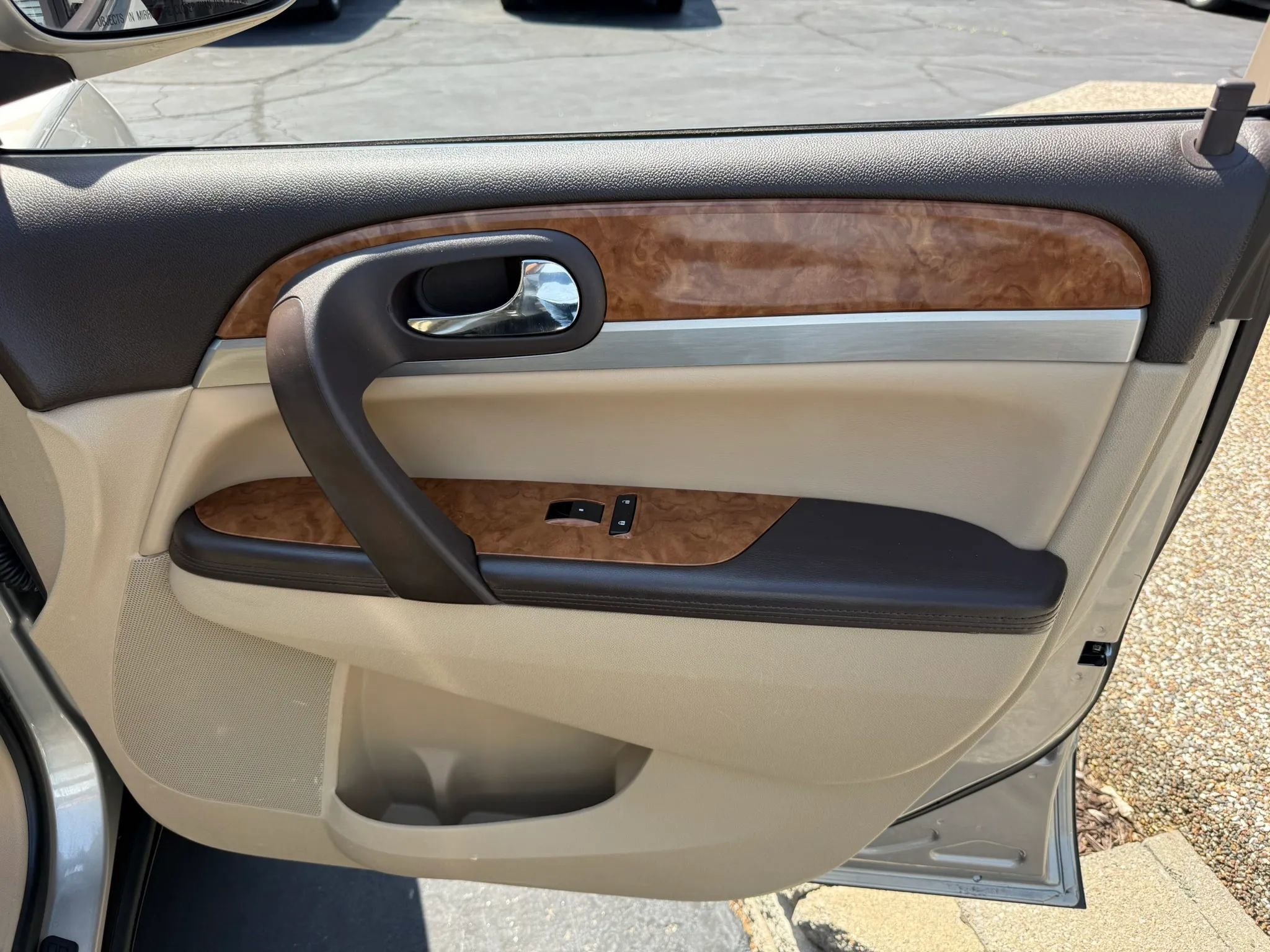 Used 2011 Buick Enclave CXL FWD image 21