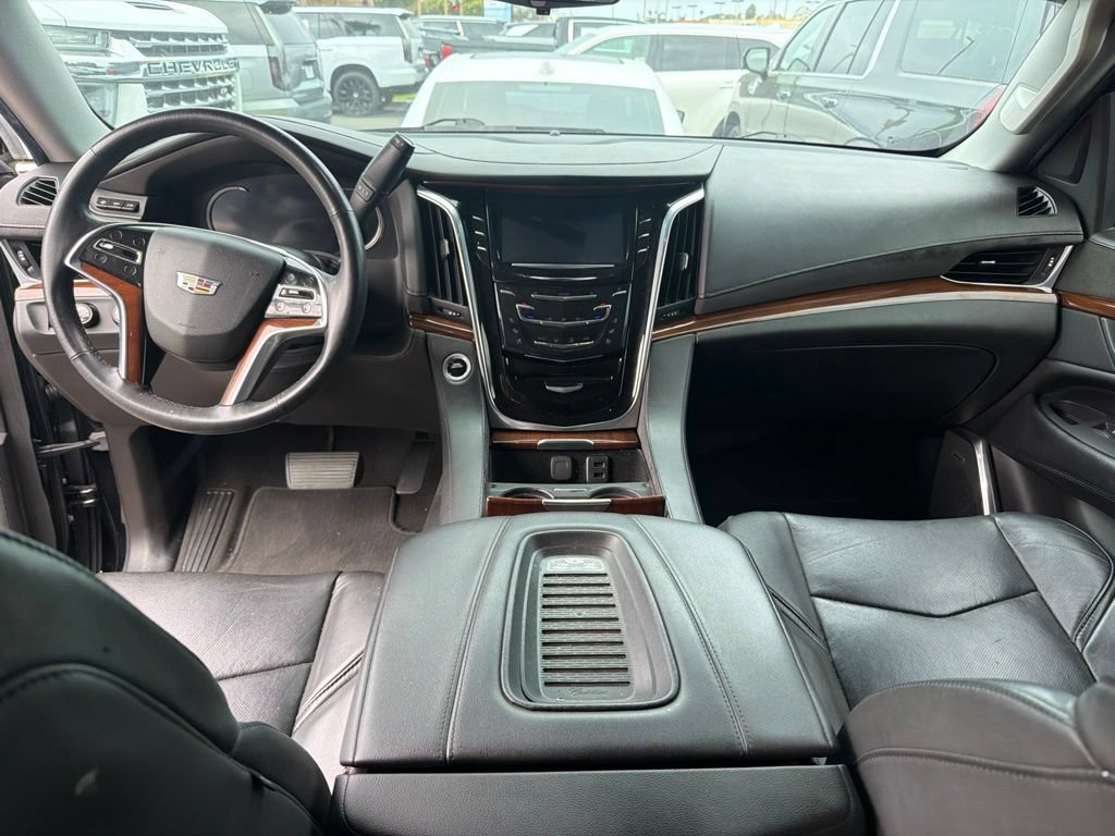 Used 2019 Cadillac Escalade ESV Premium Luxury AWD/4WD image 6
