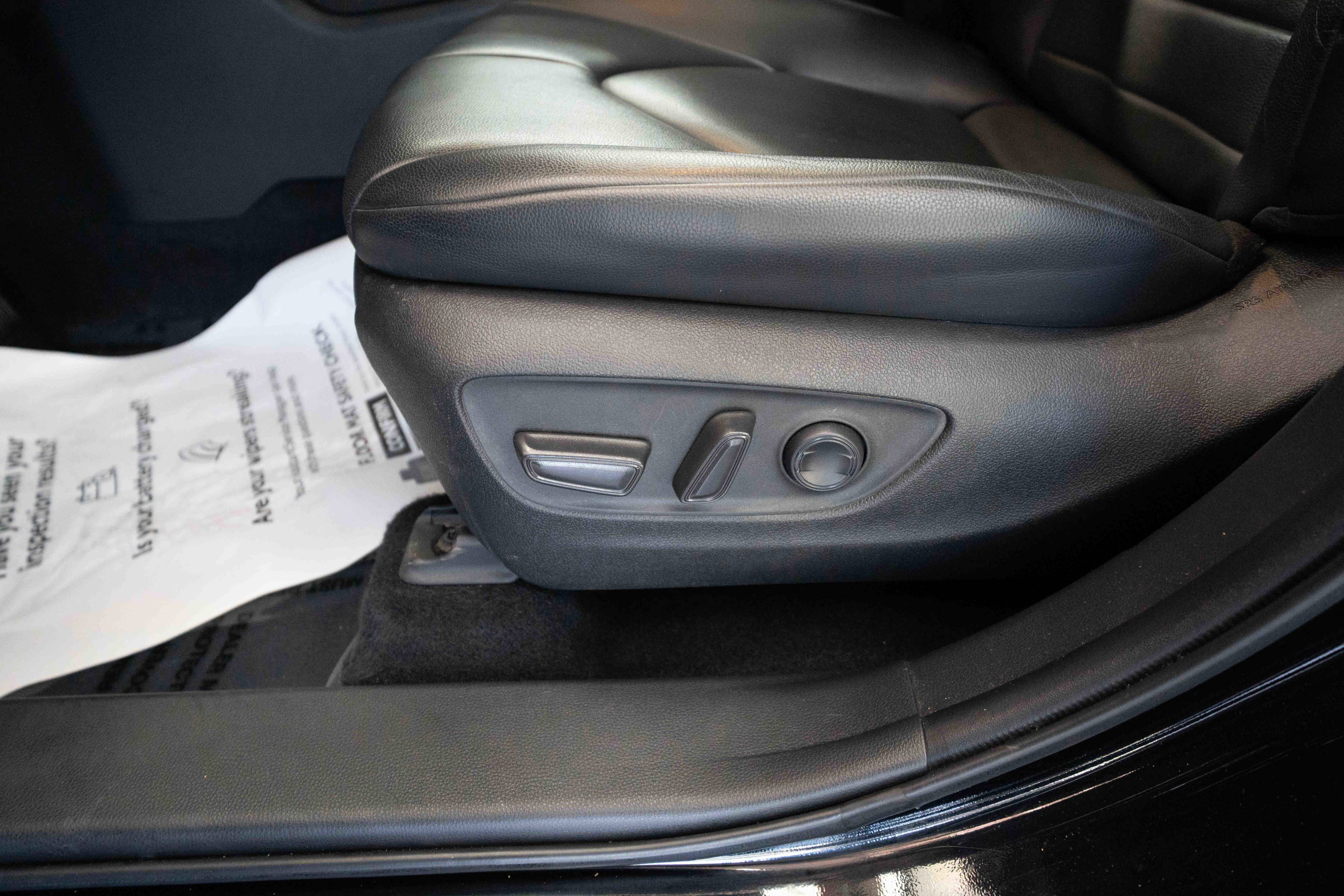 Used 2022 Toyota Highlander XLE AWD/4WD image 12