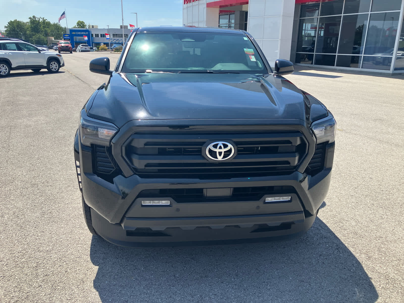 Certified 2024 Toyota Tacoma SR5 AWD/4WD image 2