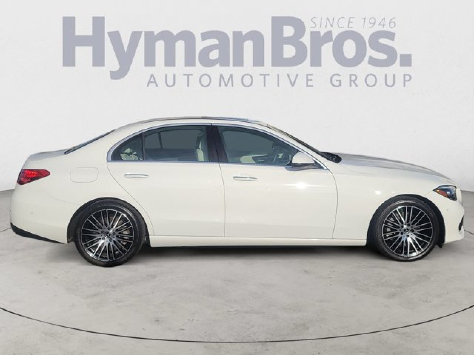 Used 2023 Mercedes-Benz C 300 4MATIC Sedan image 2